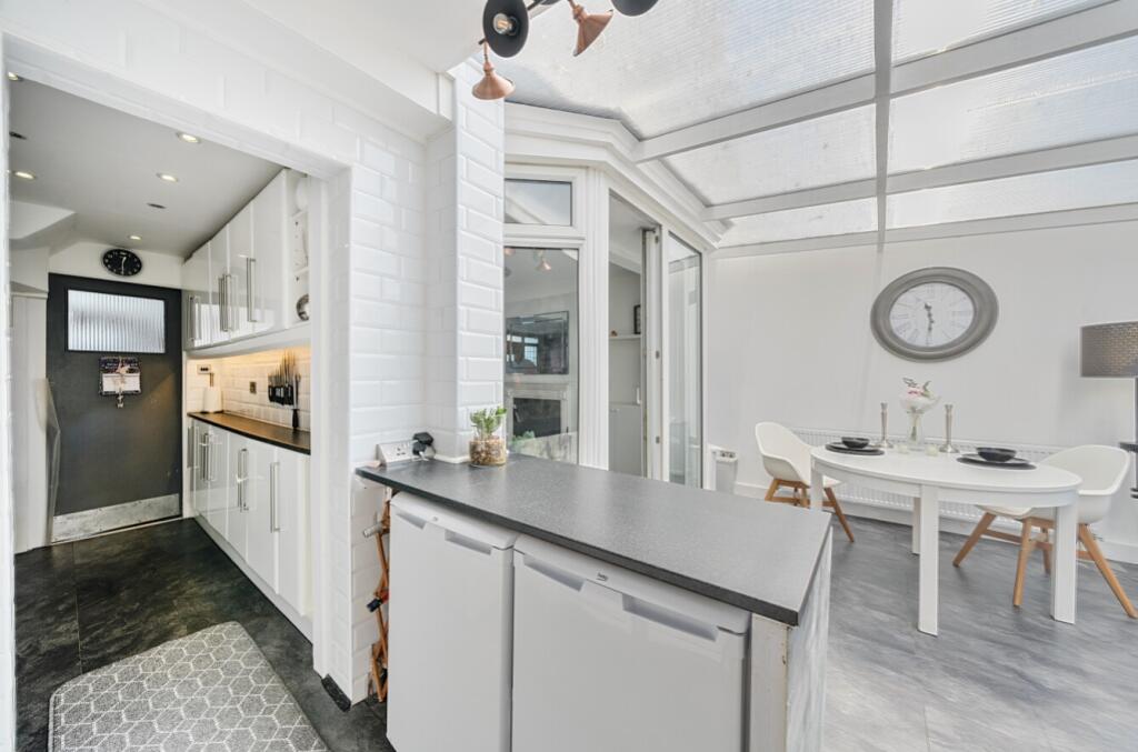 Open Plan Kitchen Diner Dean EweMove Cheam and Sut