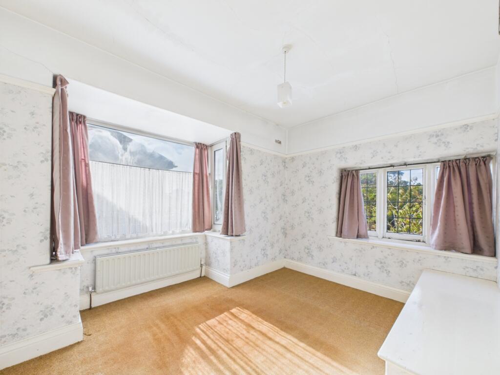 CAM02386G0-PR0142-STILL029