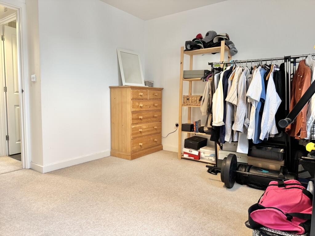 Bedroom 2 (second floor)