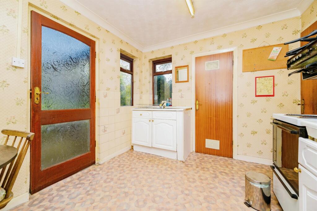 Kitchen / Breakfast Room