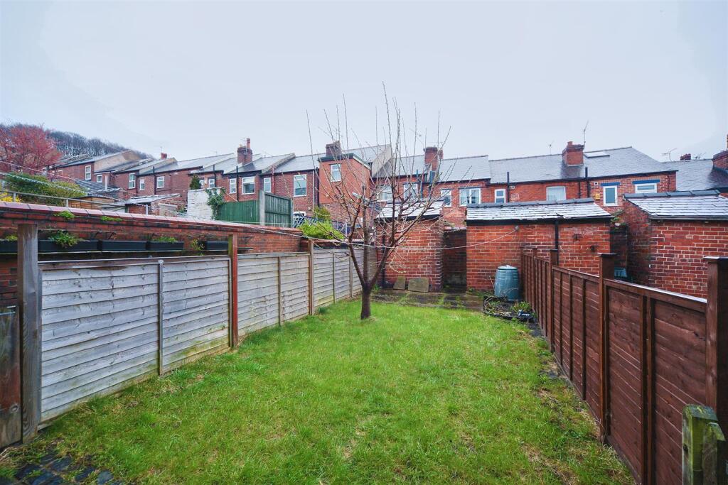 IMG_9919_20_21_tonemapped copy.jpg