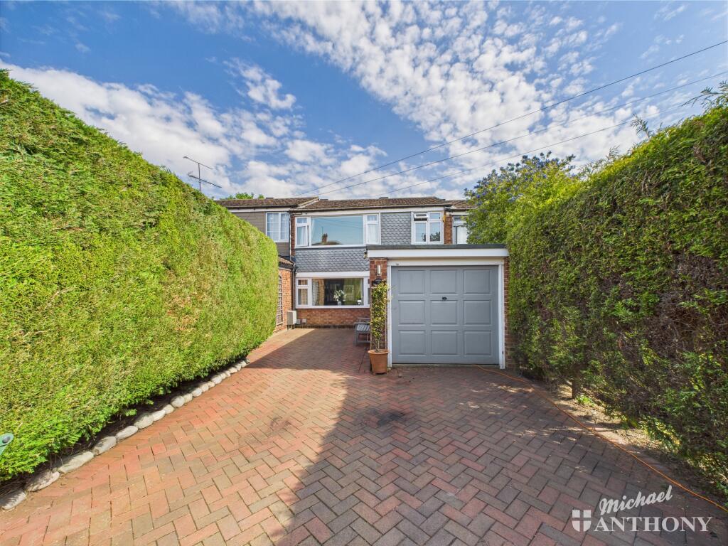 CAM02773G0-PR0290-STILL032