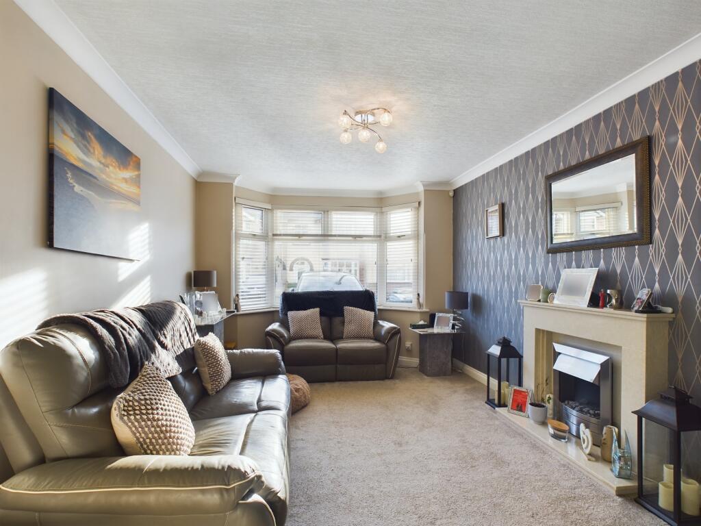 CAM02668G0-PR0150-STILL001