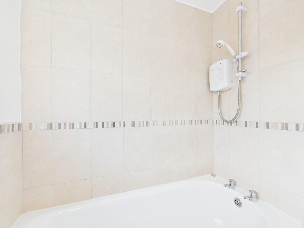 CAM04018G0-PR0379...