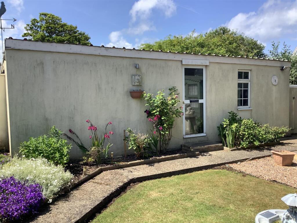 house entrance from garden 1.jpg