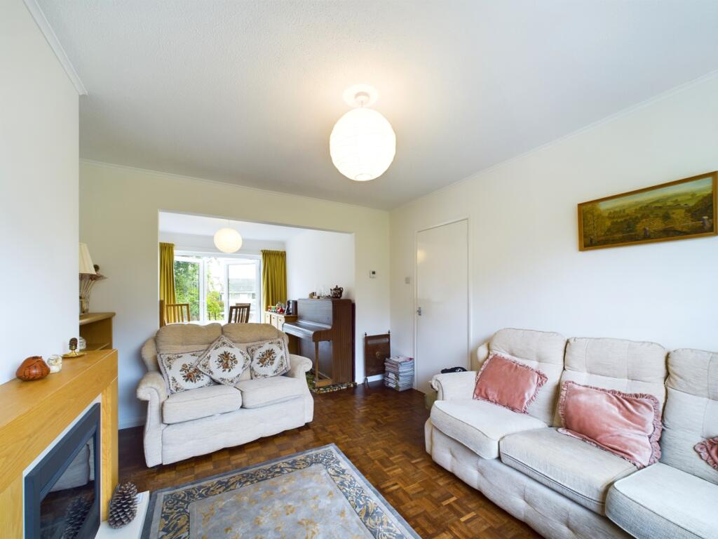 CAM02023G0-PR0061-STILL003