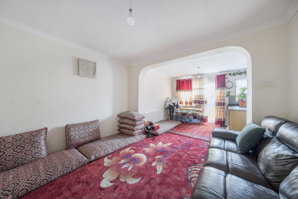 1312911-17-685abd...