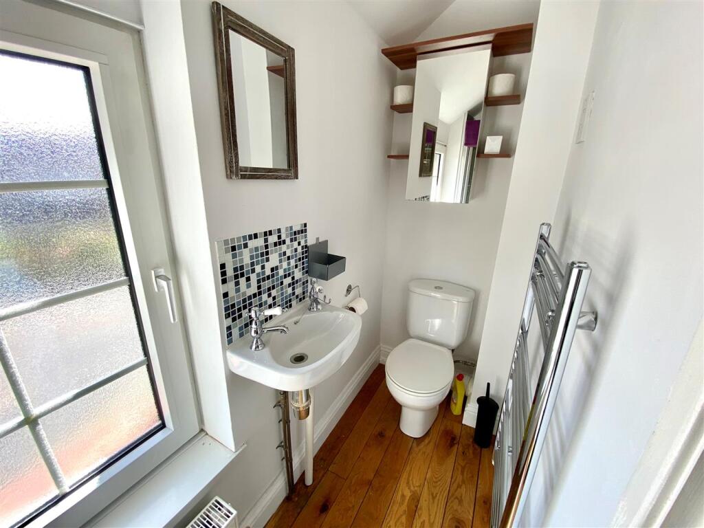 melin ensuite 2.jpg