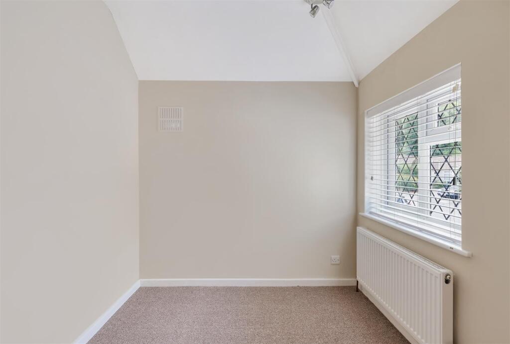 ASHURST ROAD, 86 (16).jpg