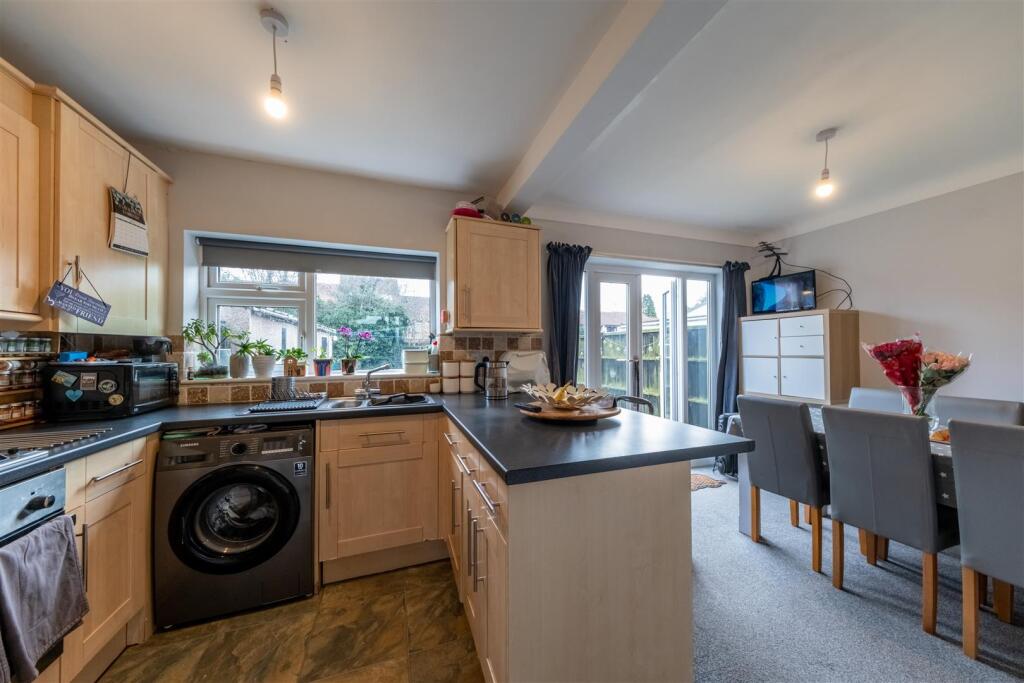 24 St Georges Crescent-002.jpg