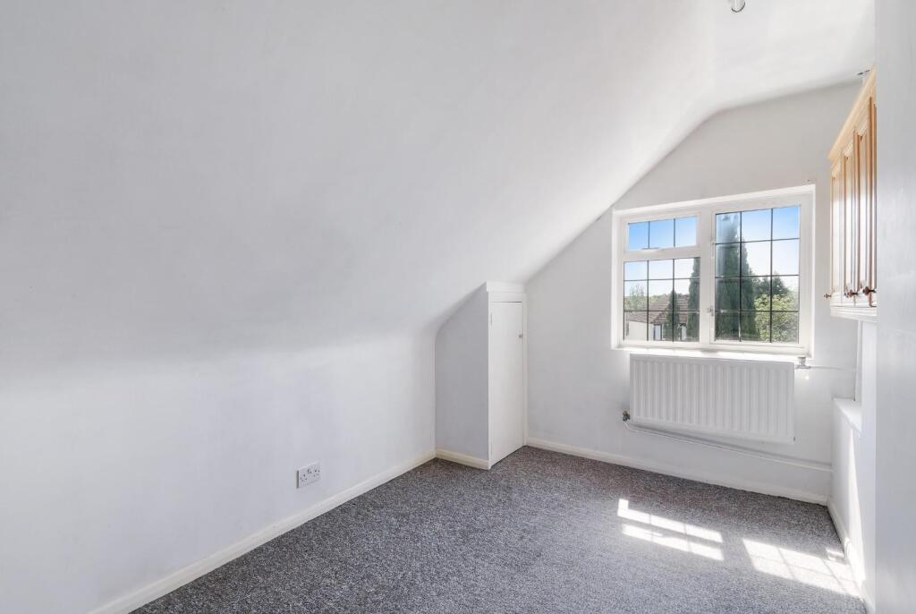 PEMBROKE CLOSE (13).jpg