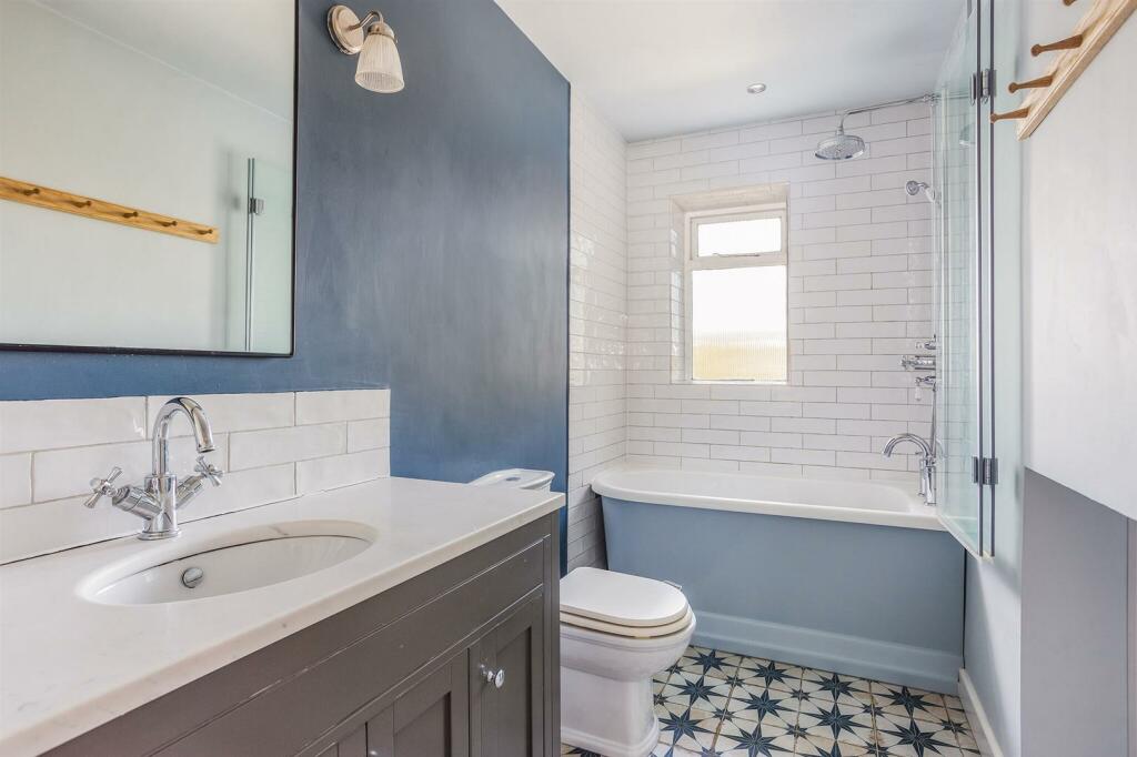 71714_Glaston-House-Battledown  (15)_low.jpg