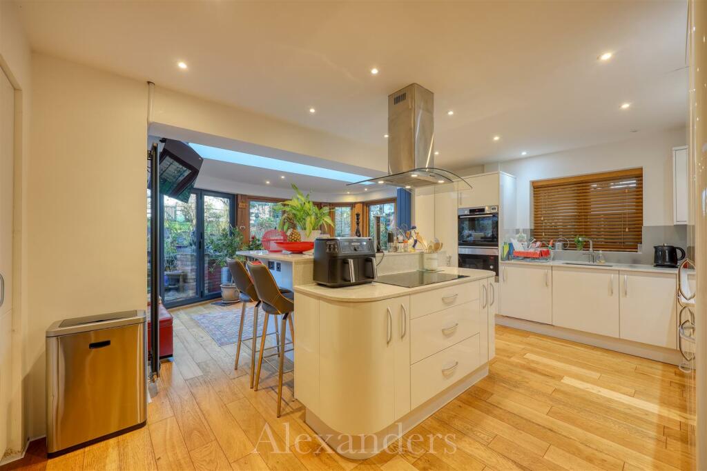 14 Highfield End-25.jpg