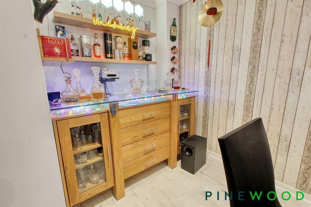 DINING ROOM - 2ND RECEPTION