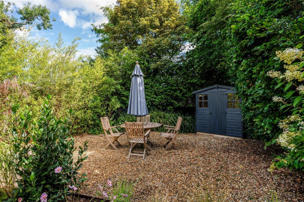 WILMERHATCH LANE (26).jpg