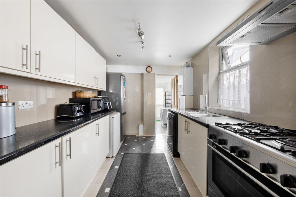 Selby Road E11