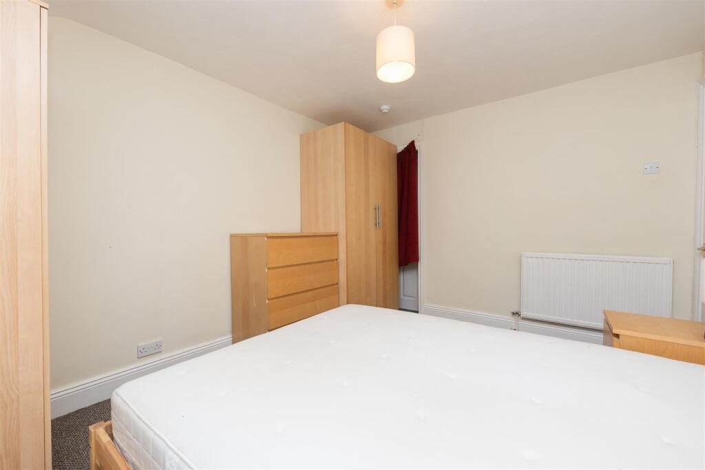 Flat-4-9-11-Kingsdown Parade-BS6-5UE-13.jpg