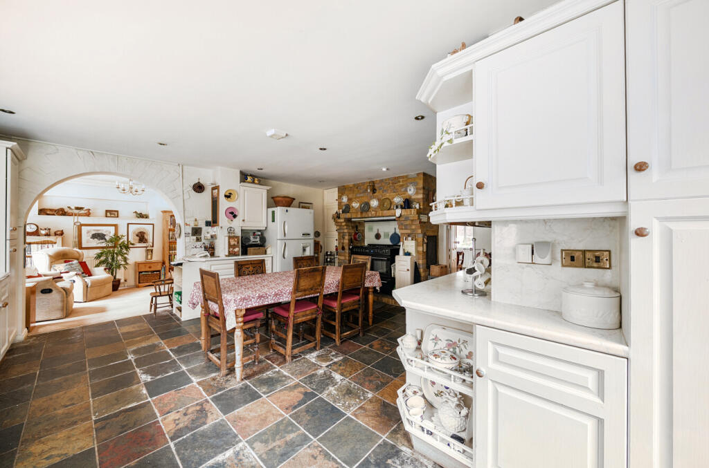 1385762-42-692da7...