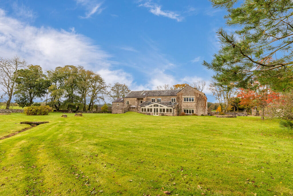 Rear aspect and g...