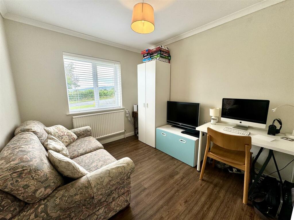 SNUG/HOME OFFICE