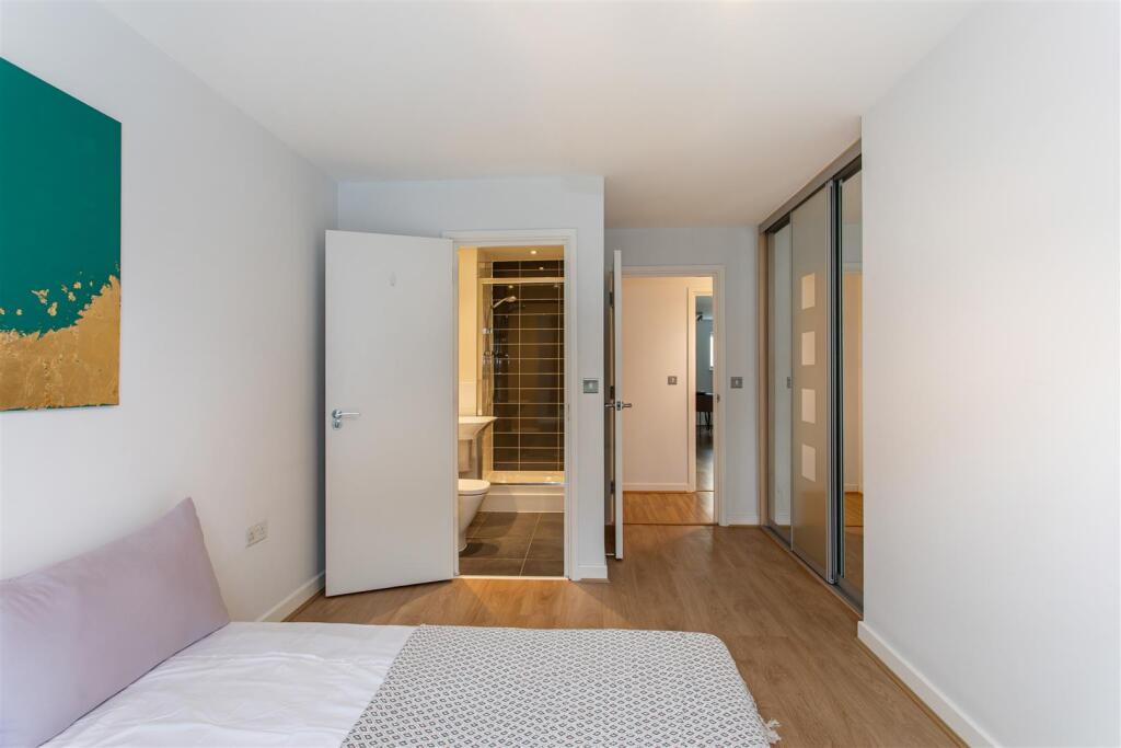 Bedroom with en suite