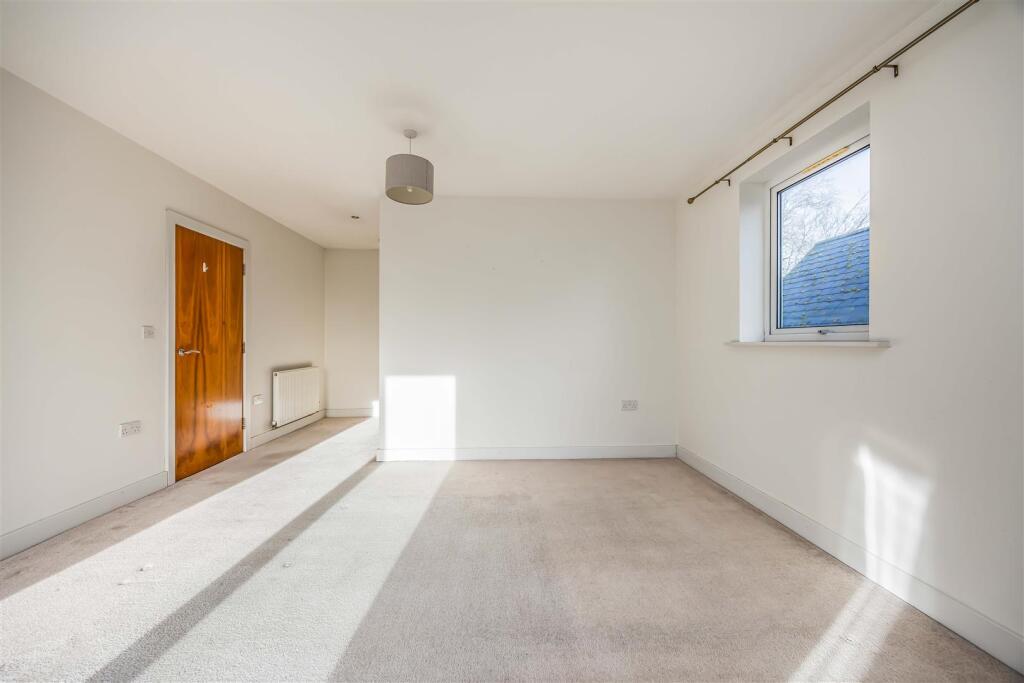 Flat 11, Ashcroft Court, 60 Winchester Road, Chand