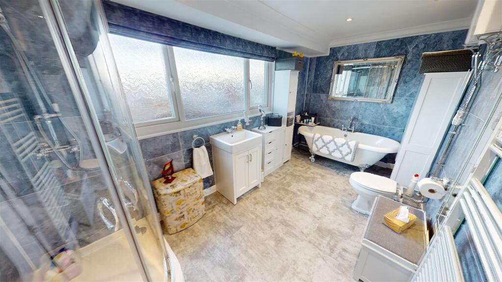 Seacroft Crescent Bathroom