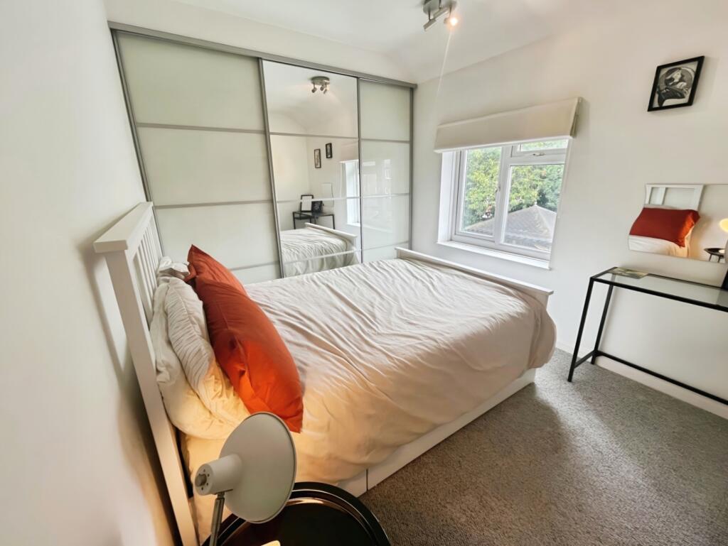 pbox-bedroom-324972.jpg