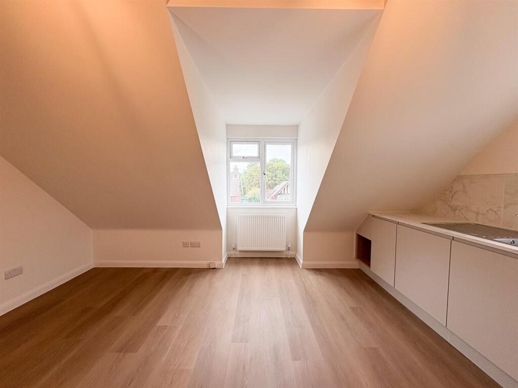 Living room-1.jpg