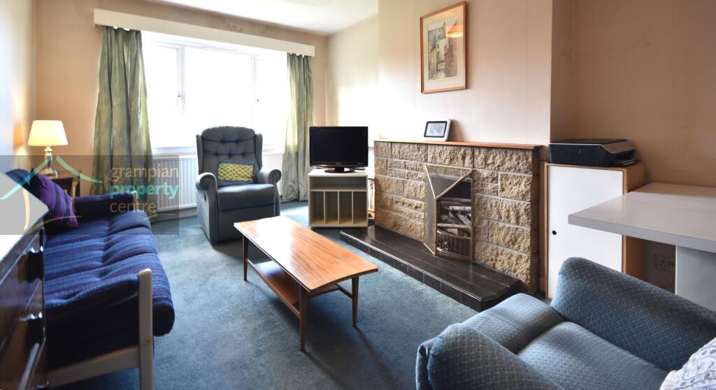 lounge 2.JPG
