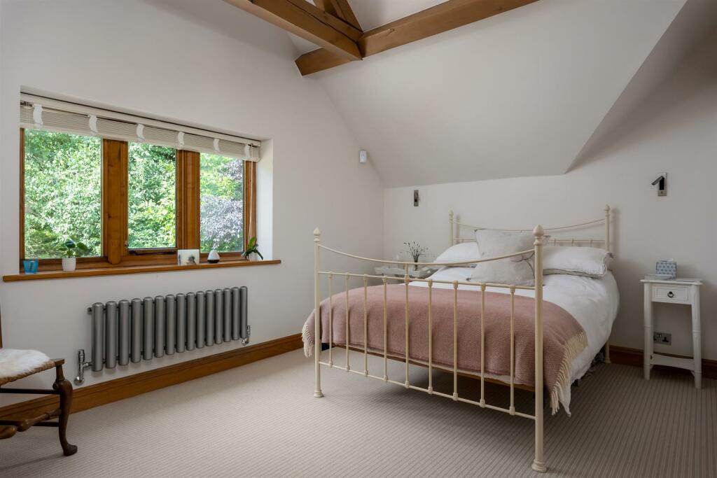 22 - Brecon House - GL53 9NE - Web.jpg