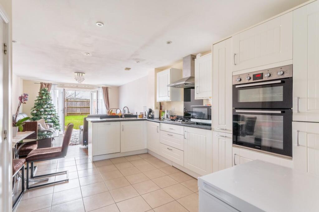 Westview Close-8.jpg