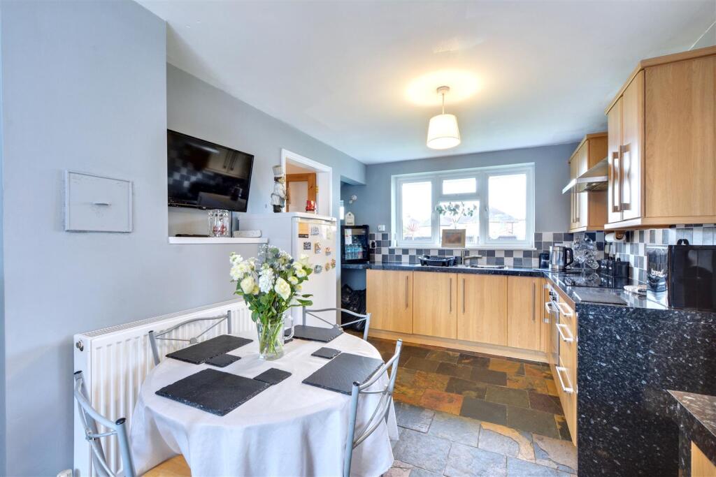 Kitchen_3.jpeg