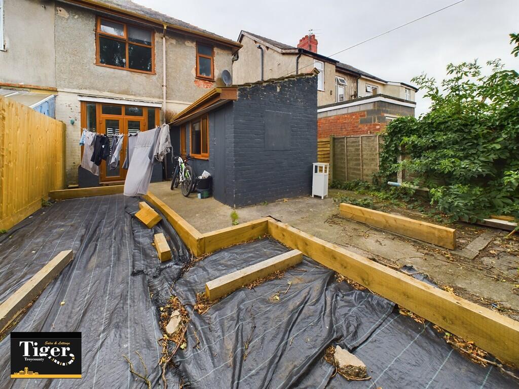 CAM02176G0-PR0315...