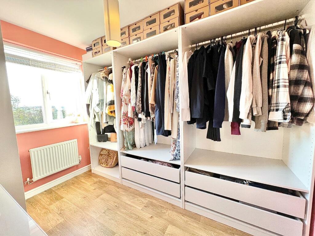 Bedroom (rear)