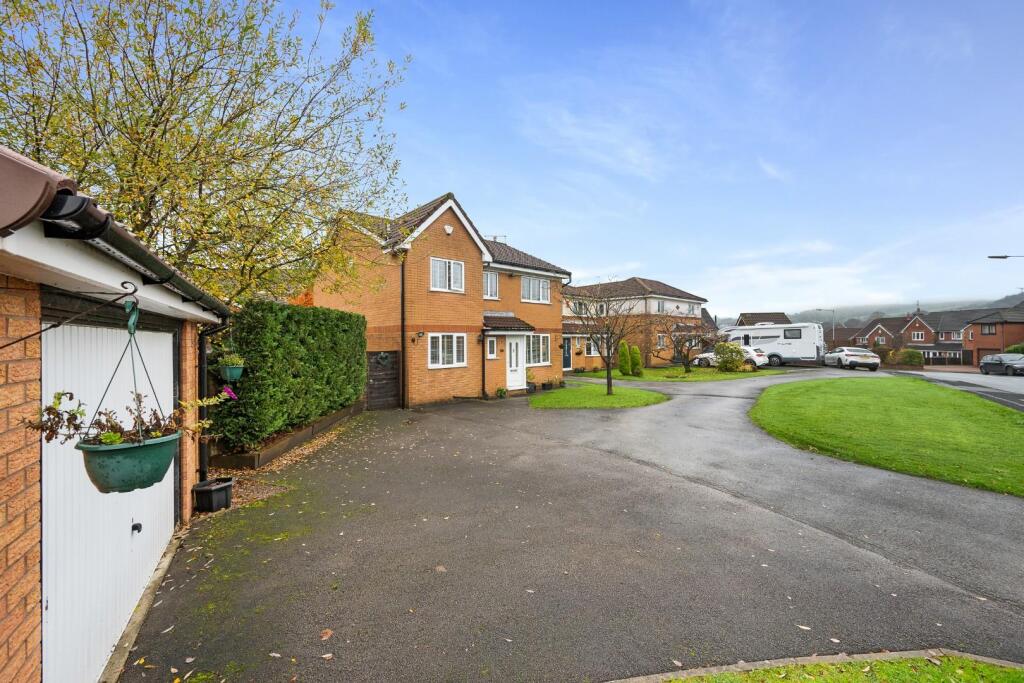 174 Whittingham Drive External-4.jpg