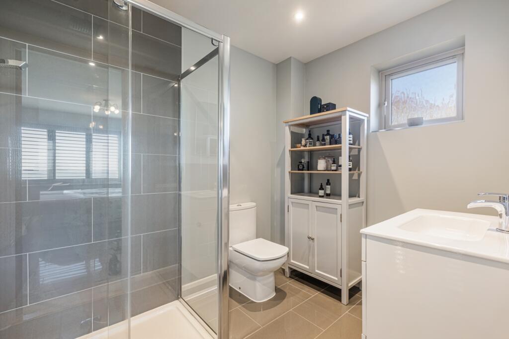 A24 - 22 Sharkham Drive Brixham - 250206