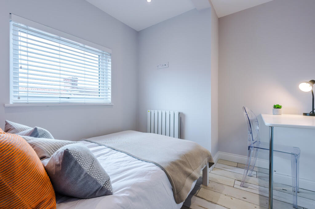 67 Woodcroft Road Bedroom 18