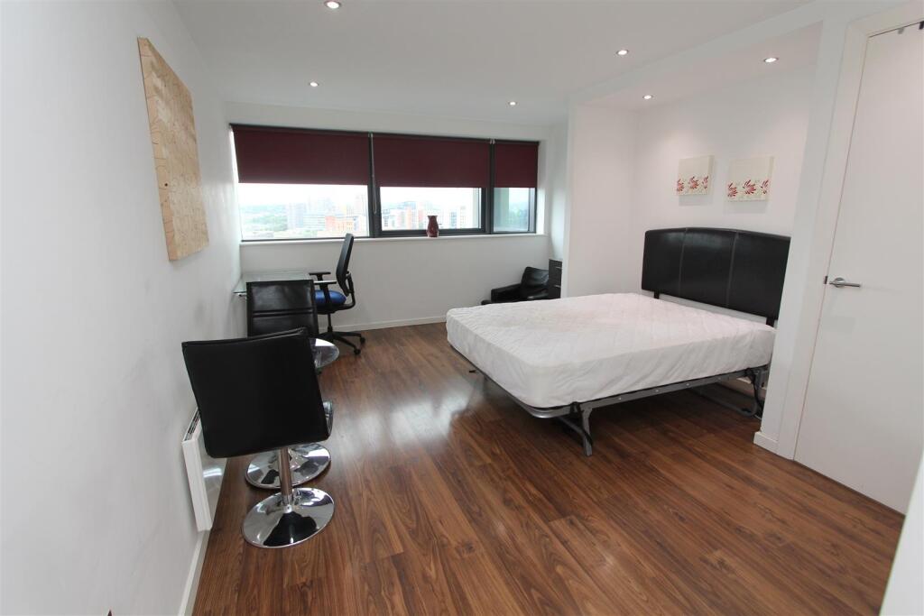 Living Area.JPG