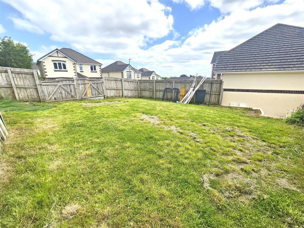 Adjoining Garden.jpg