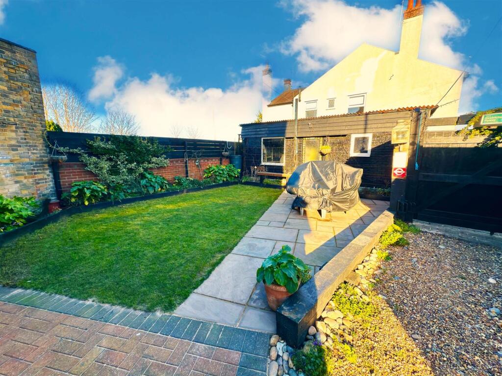 GARDEN.jpg