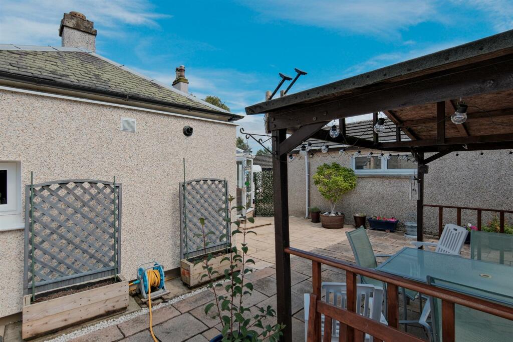 017-3 Station Place, Law ML8 5LR.jpg
