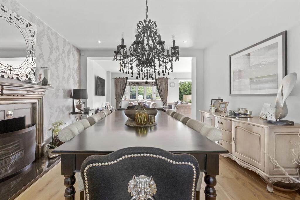 23 Marlow Road, HP11 1TA-11.jpg