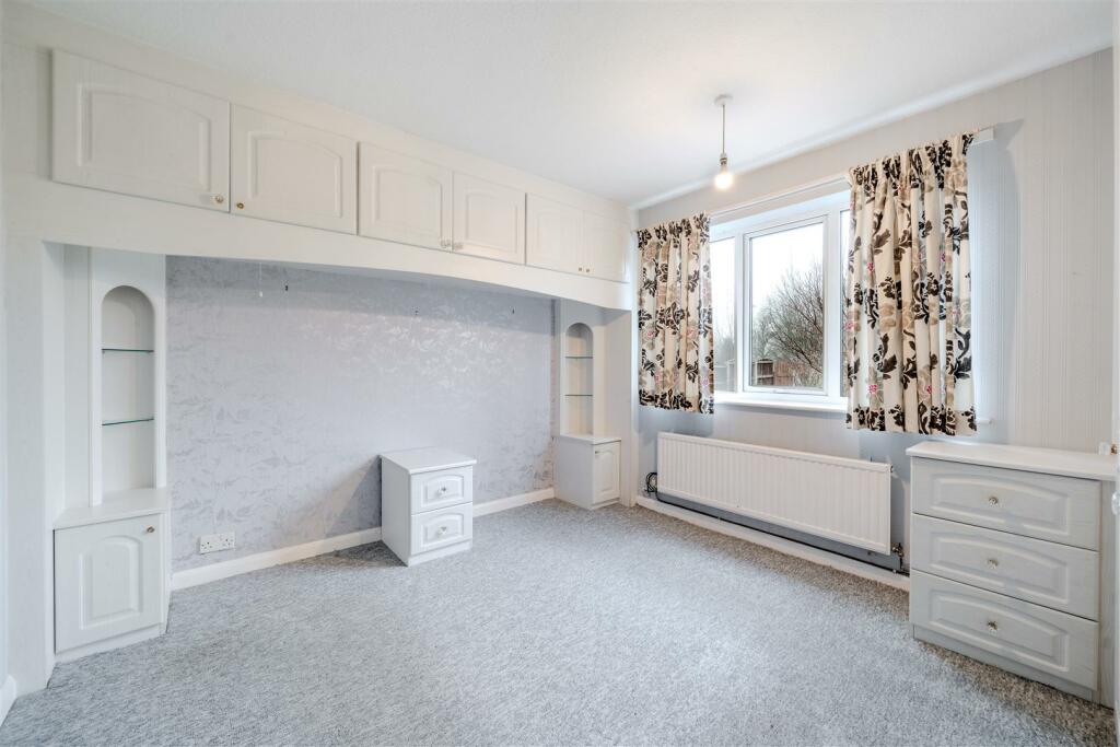 Bedroom 1.jpg