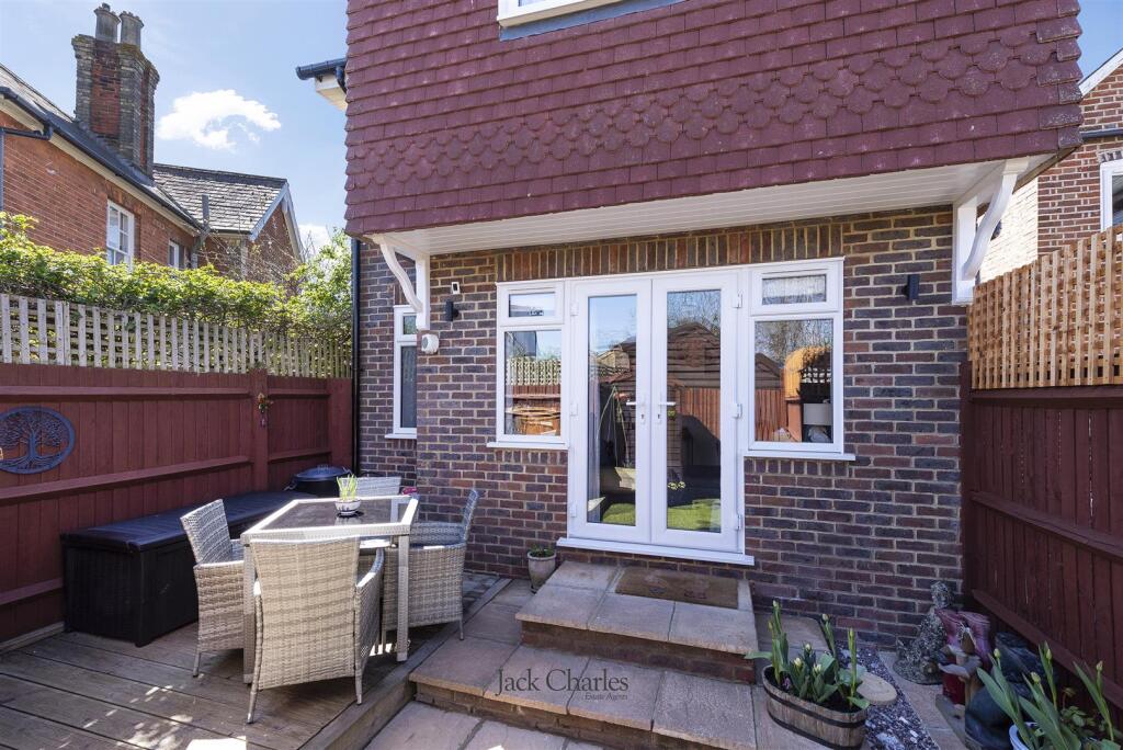 Robin Cottage, TN12 5AR 013.jpg