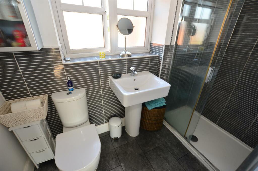 Shower Room/En Suite