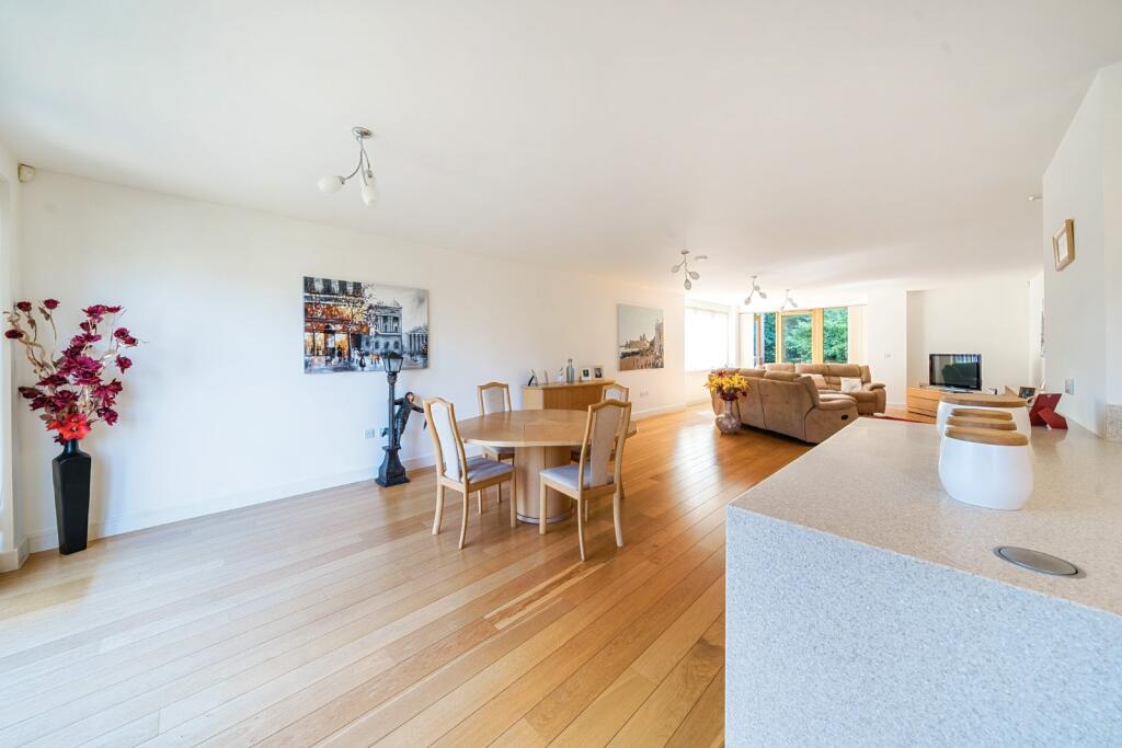 Kitchen/Dining