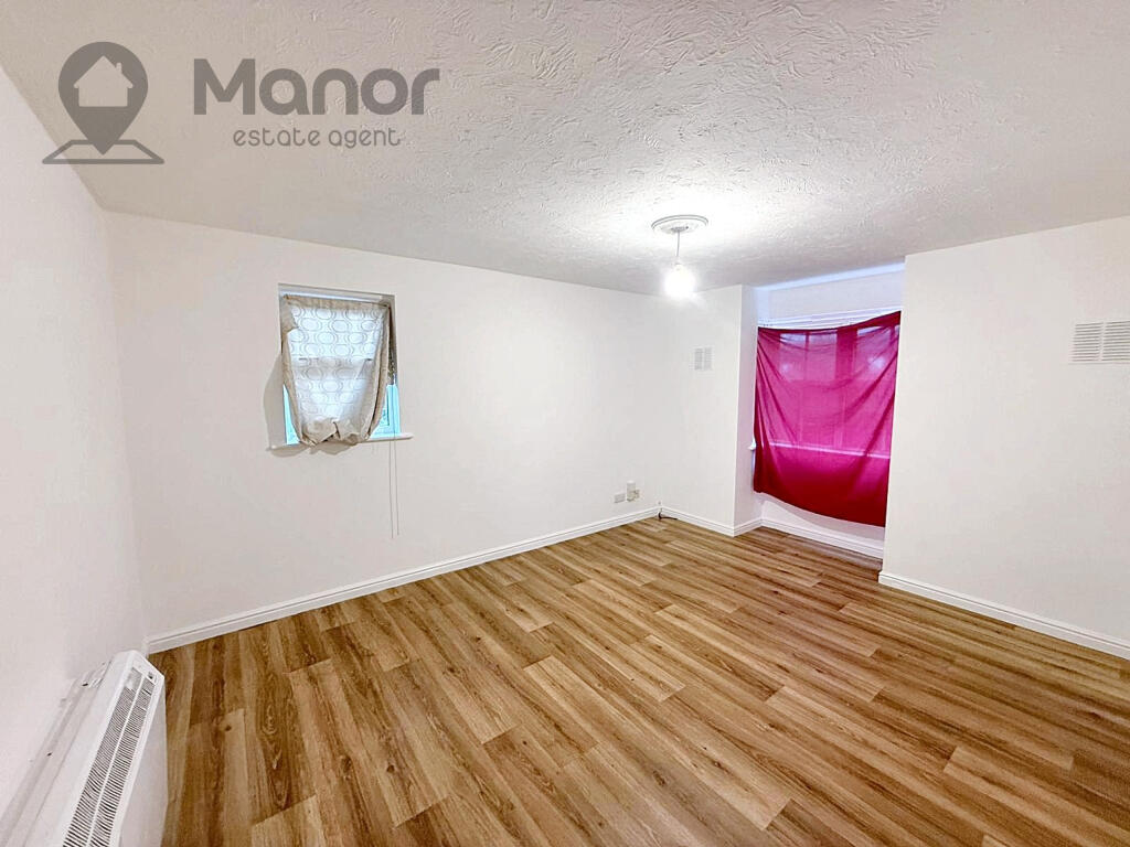 WhatsApp Image 2025-10-10 at 15.58.05 (3)