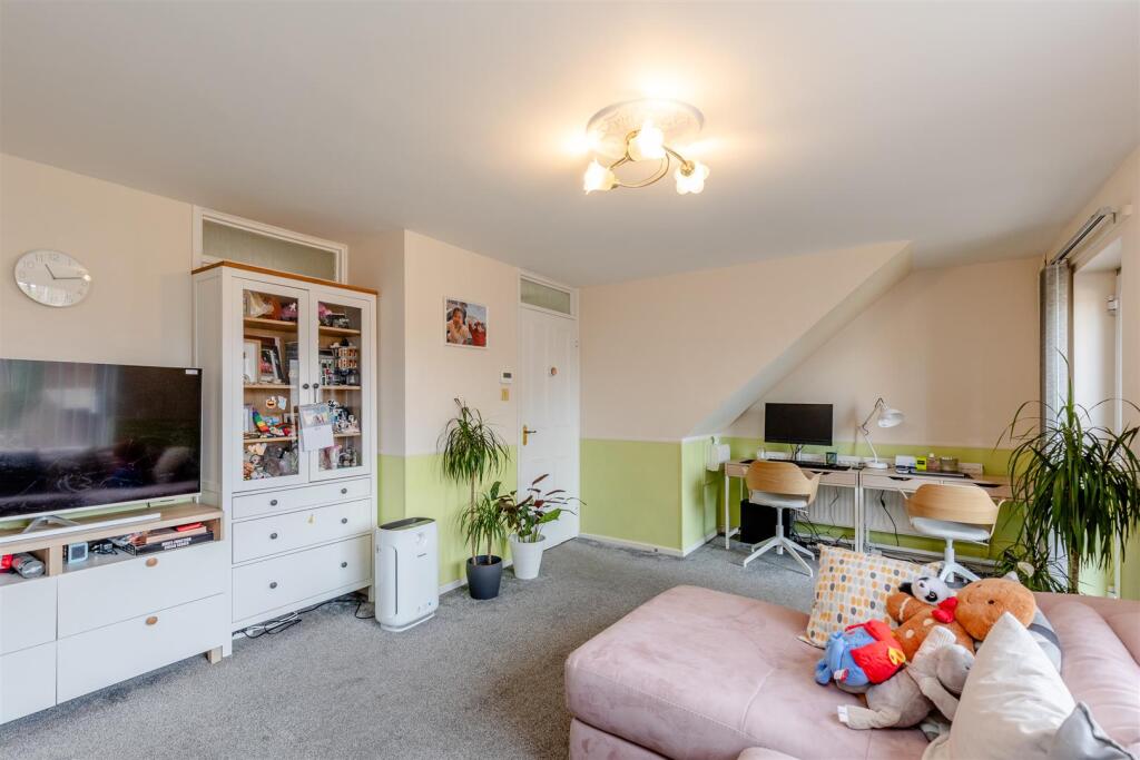 Grasmere Close, Westbury on Trym Living Room 4.jpg