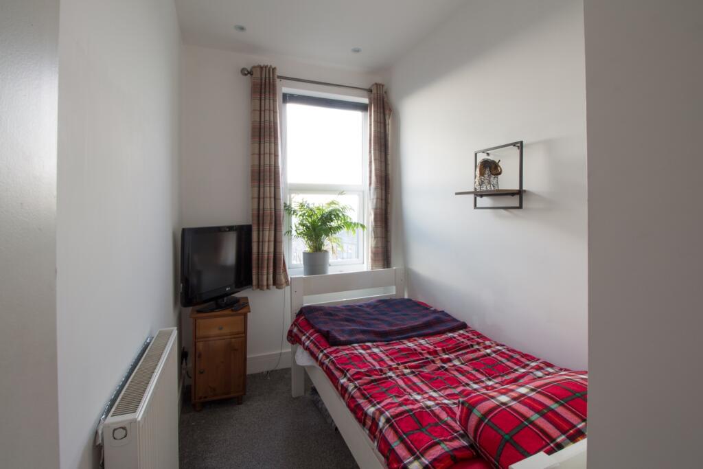 17 Bedroom 3 Nab Lane EweMove Adam Hendry